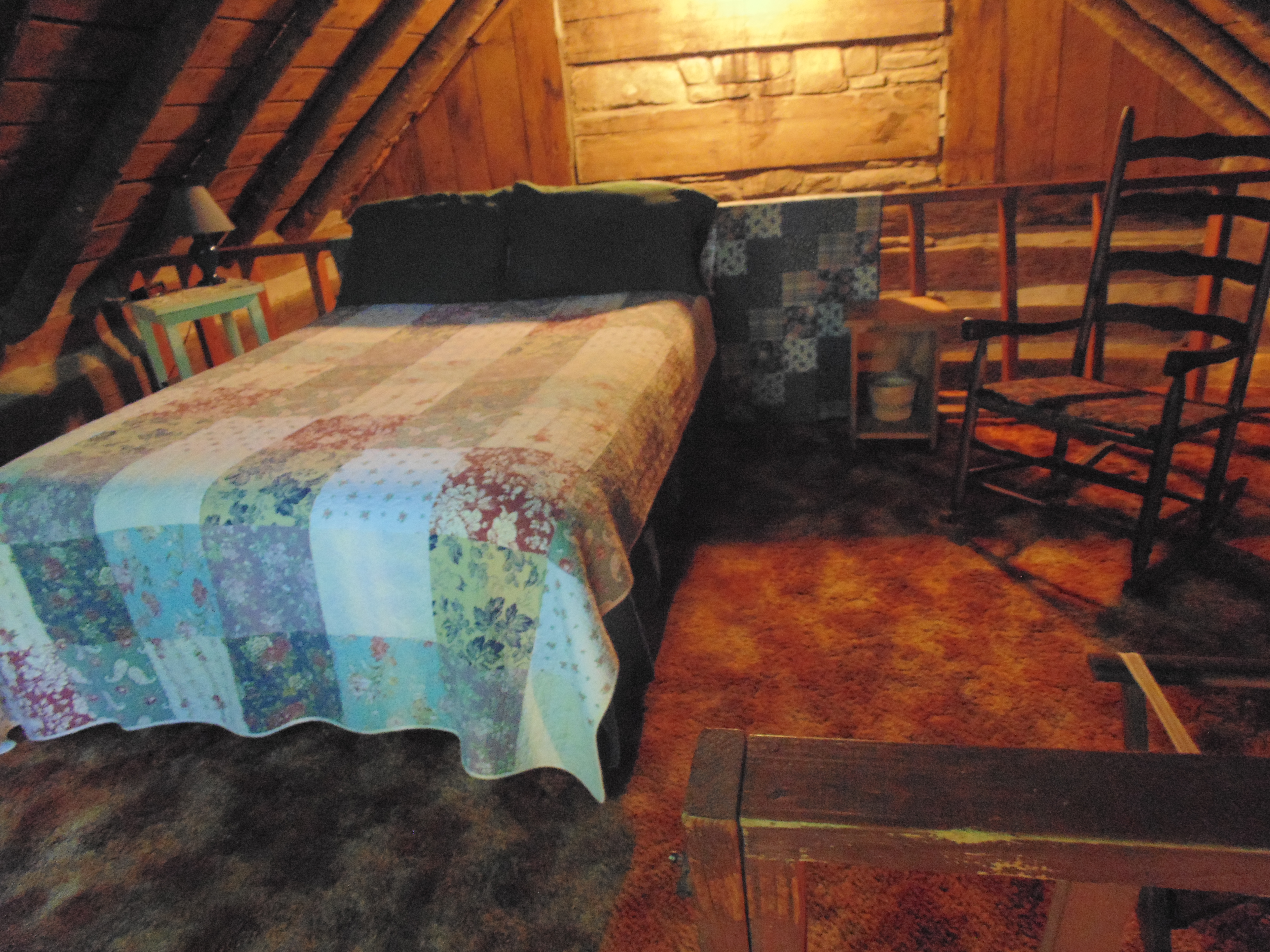 CabinSleepingLoft22014.JPG